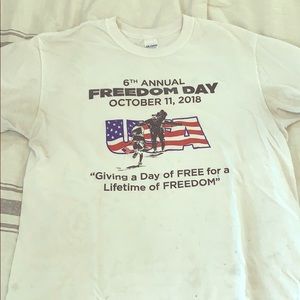 Used Freedom day Graphic-T shirt